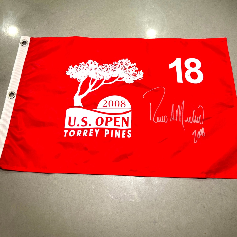 2008 US Open Flag signed by Rocco Mediate